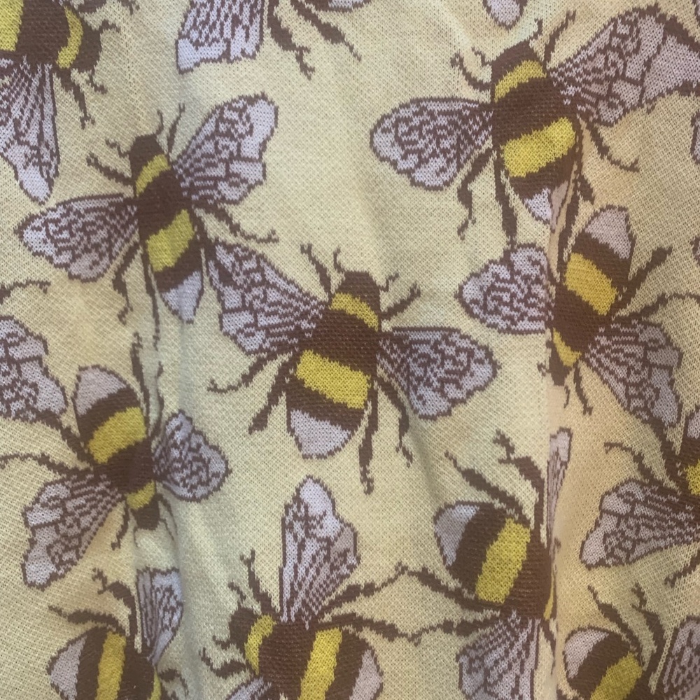 Sleepy Peach Bee Cardigan - Picture 4 of 6